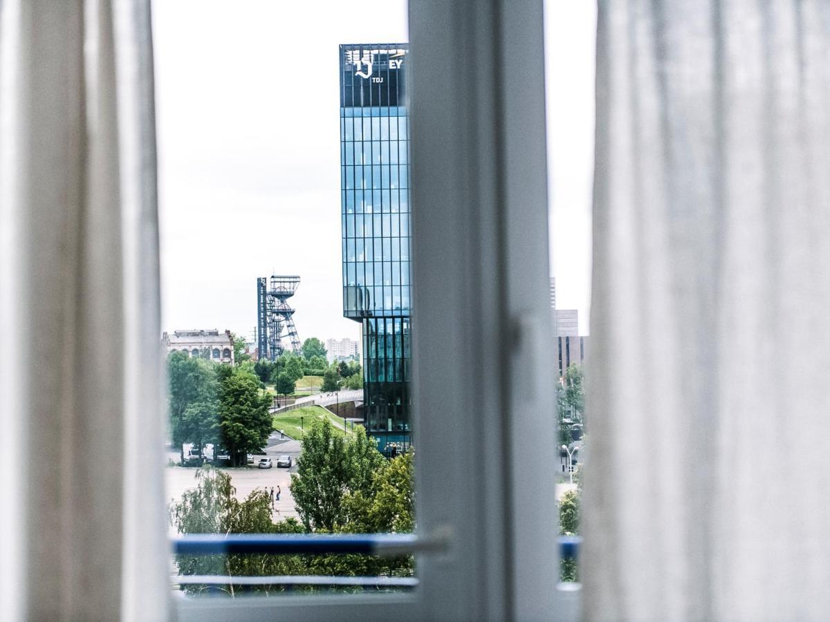 Pastel Blue Silesian Place Apartments 卡托维兹 外观 照片