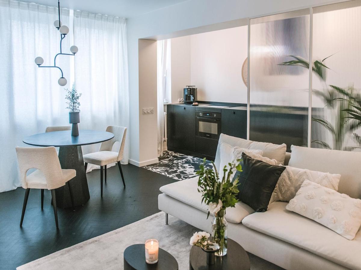 Pastel Blue Silesian Place Apartments 卡托维兹 外观 照片